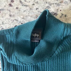 DayTrip Women's MockNeck Top